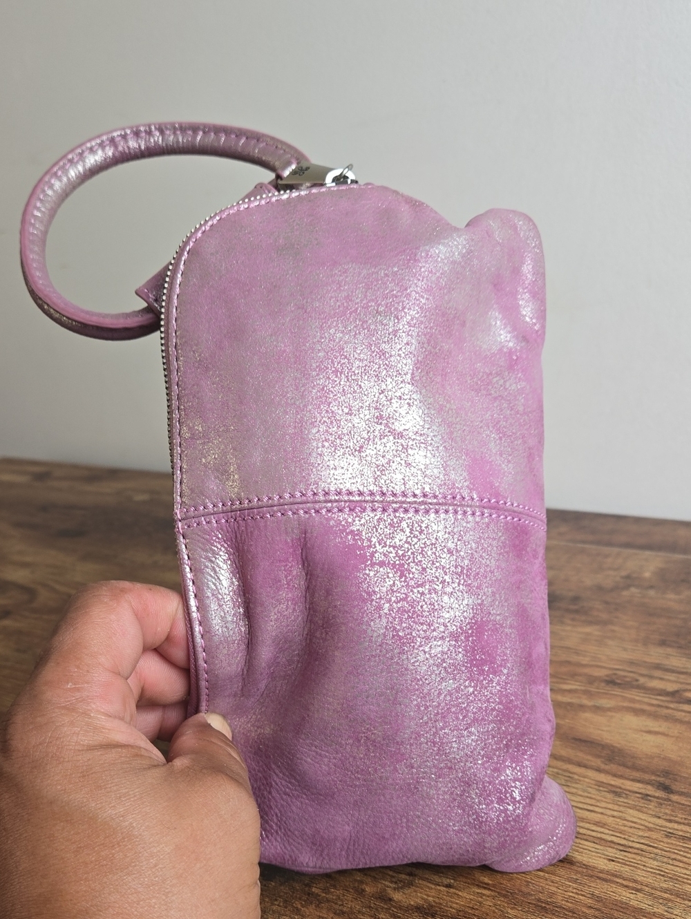 HOBO Sable 100% Leather Wristlet Metallic Pink Wristlet Clutch Euro Boho - Picture 4 of 11